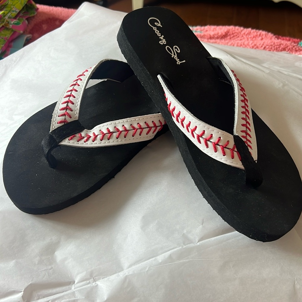 Womens’s baseball thong flip flop